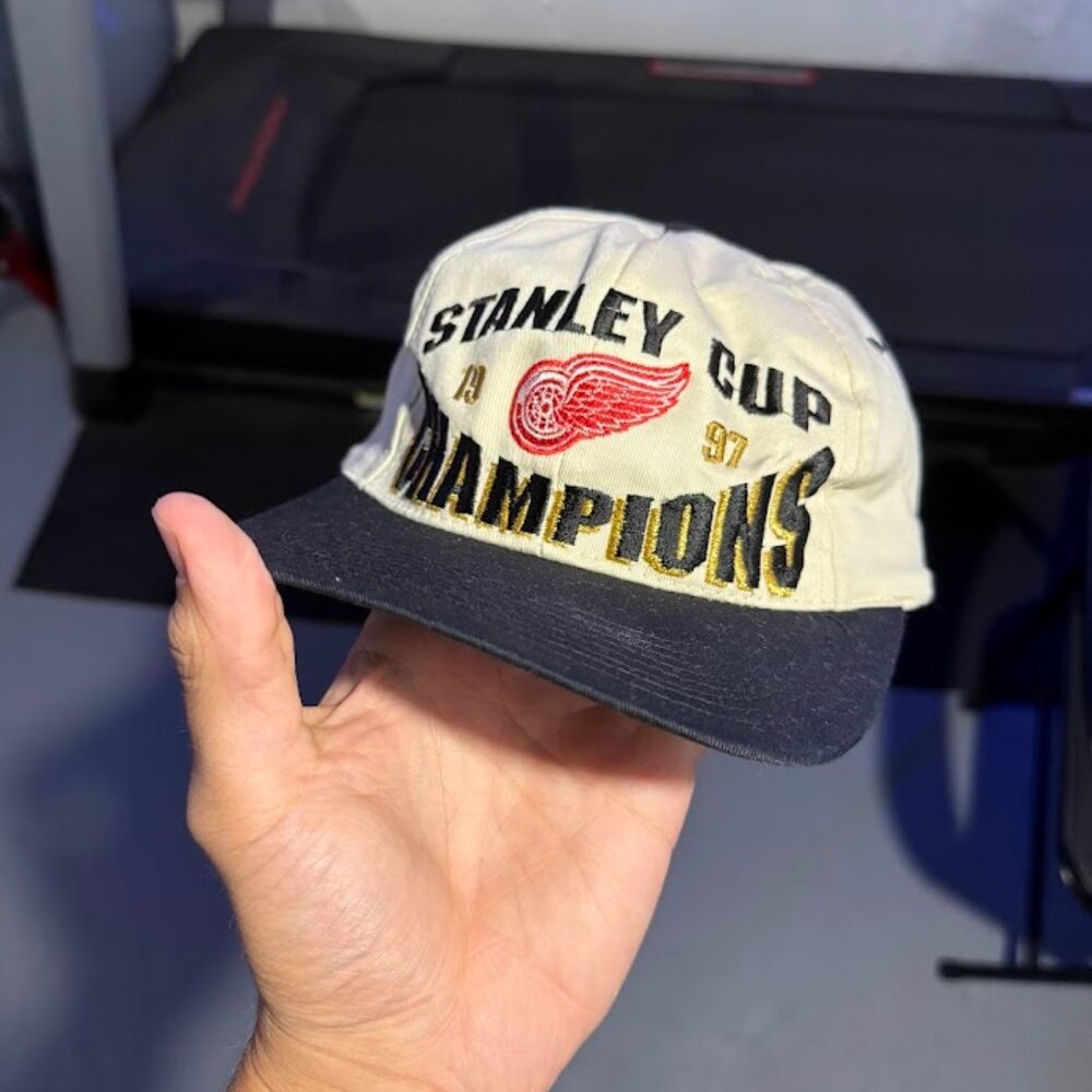 Vintage 1997 Detroit Red Wings Stanley Cup Hat